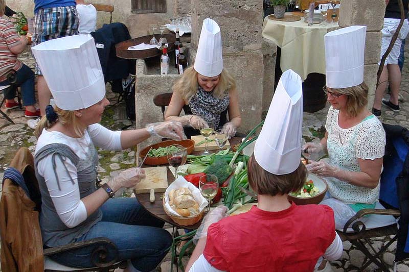 team cooking - a Teambuilding Event of eventagency creventiv Sinsheim