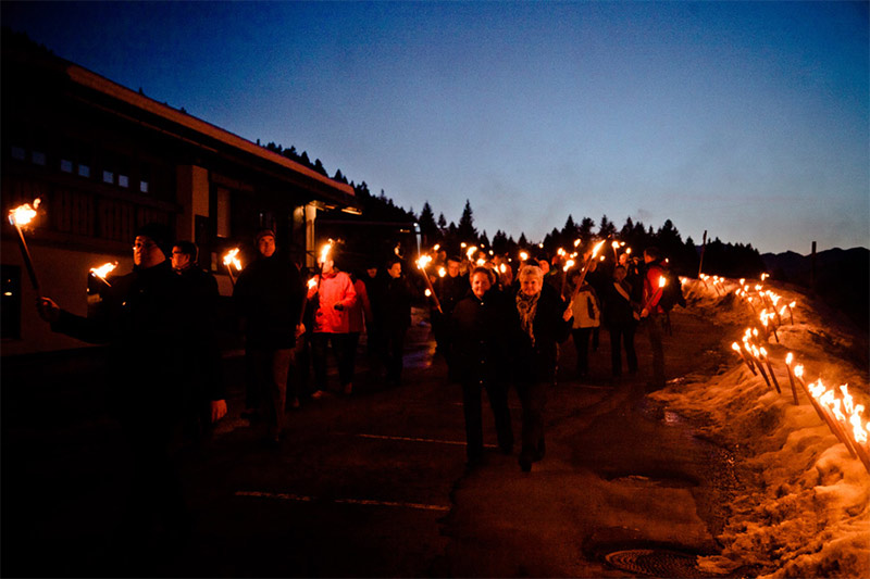 torchlight walk - a Teambuilding Event of eventagency creventiv Sinsheim